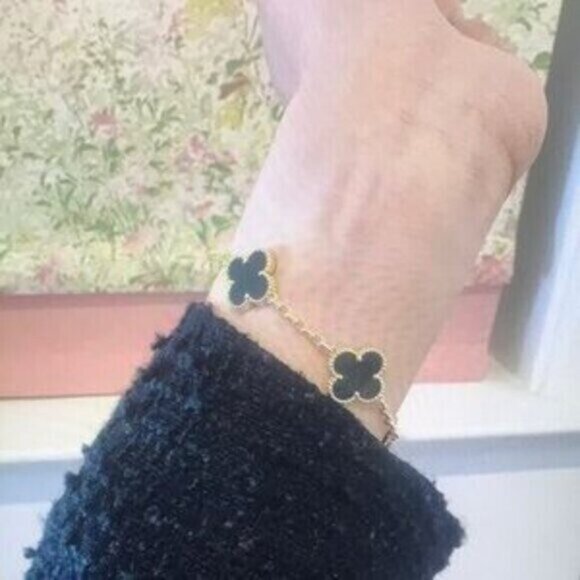 Authentic Van Cleef & Arpels Vintage Alhambra 18K Yellow Gold Bracelet - Picture 3 of 8